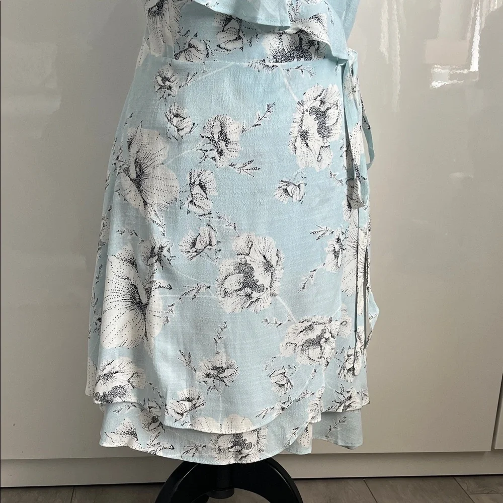 FREE PEOPLE NWOT Floral Ruffle Midi Wrap Dress in Light Blue and White, Size L - Picture 5 of 15